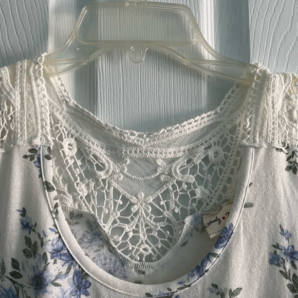 Lovely Melody Crochet Detail Tank Top - Picture 3 of 6